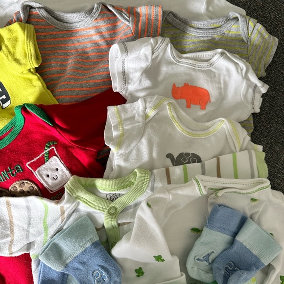 Set of 13 newborn clothes, used - Picture 5 of 6